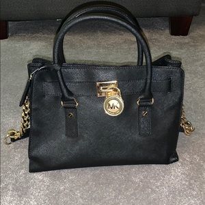 BLACK MICHAEL KORS BAG